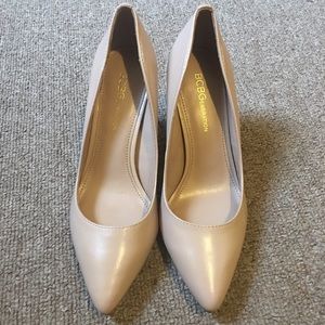 SOLDBCBGeneration Nude Pumps Size 5.5